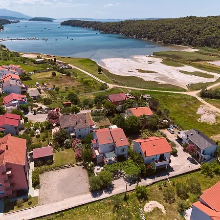 아파트 Simicic B Kampor